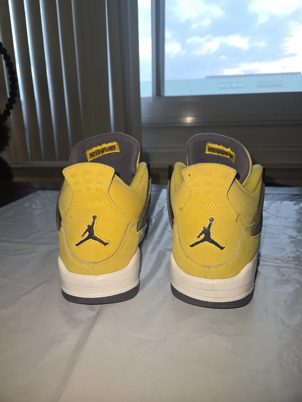 Air Jordan 4 Retro Men’s Sneakers - Yellow/Black